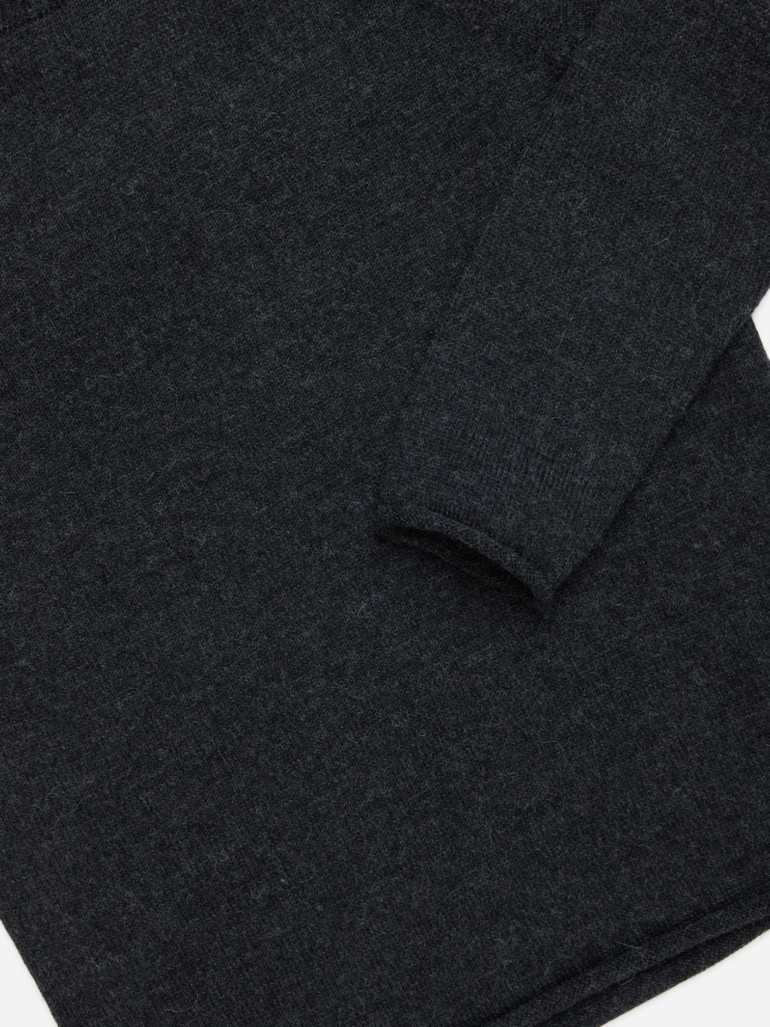 3S-12DEC25_FW26_ROLL_NECK_SWEATER_CHARCOAL_D1.jpg