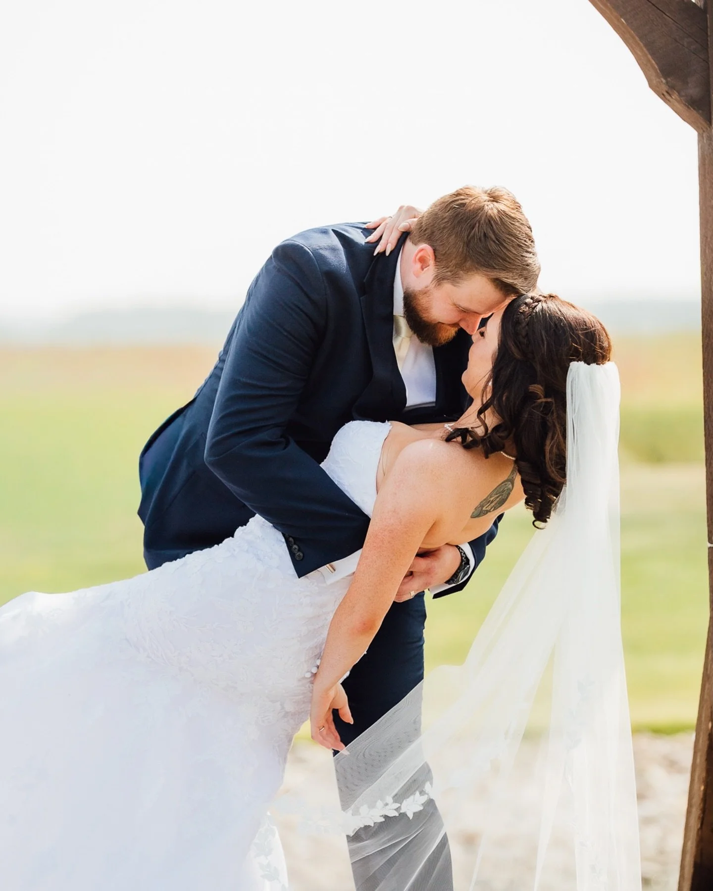 Photographing weddings means having to work with tough light, one of the toughest situations is during ceremonies where the sun is behind one persons back and fully in the other persons face while they’re exchanging their vows. 
I LOVE @riverv