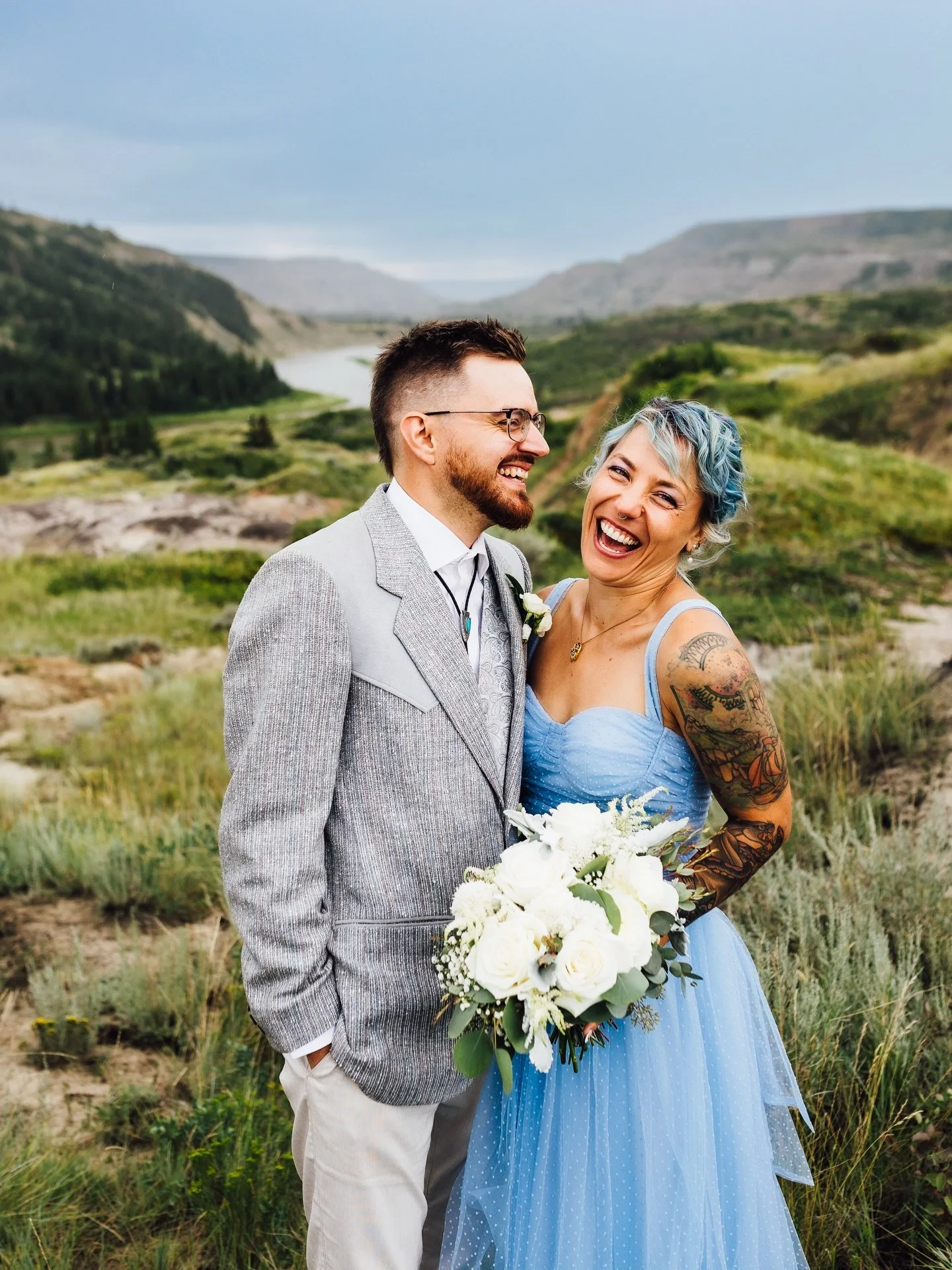 Happy New Year! This is the kind of infectious joy I&rsquo;m bringing into 2026! 😍🥰

2025 was an incredible year for Pine &amp; Peak! I had the honour &amp; pleasure of photographing 15 weddings, 6 elopements, 12 engagements, 31 families, and 6 new