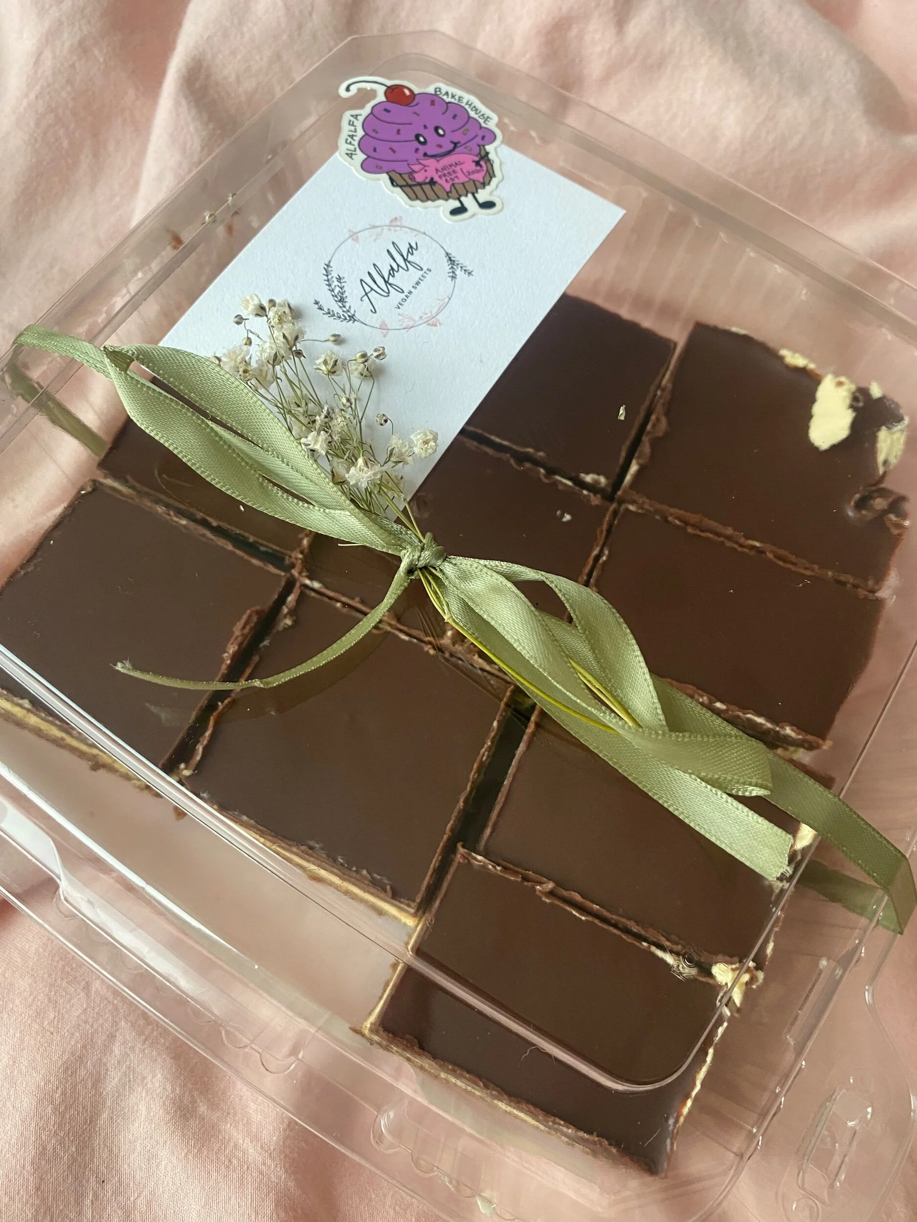 CAE602F8-CE0A-4F0B-B449-CA29E183F795