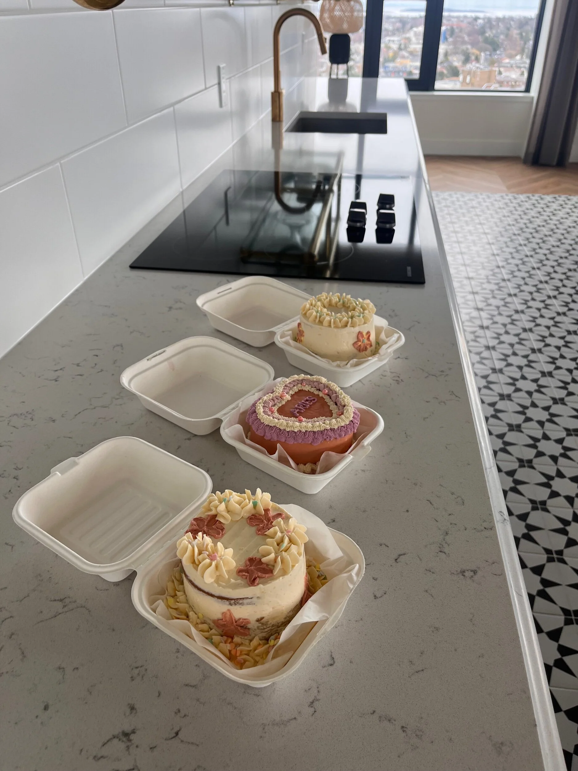 B863E986-75AF-44AA-8B66-9487E7A27B5D