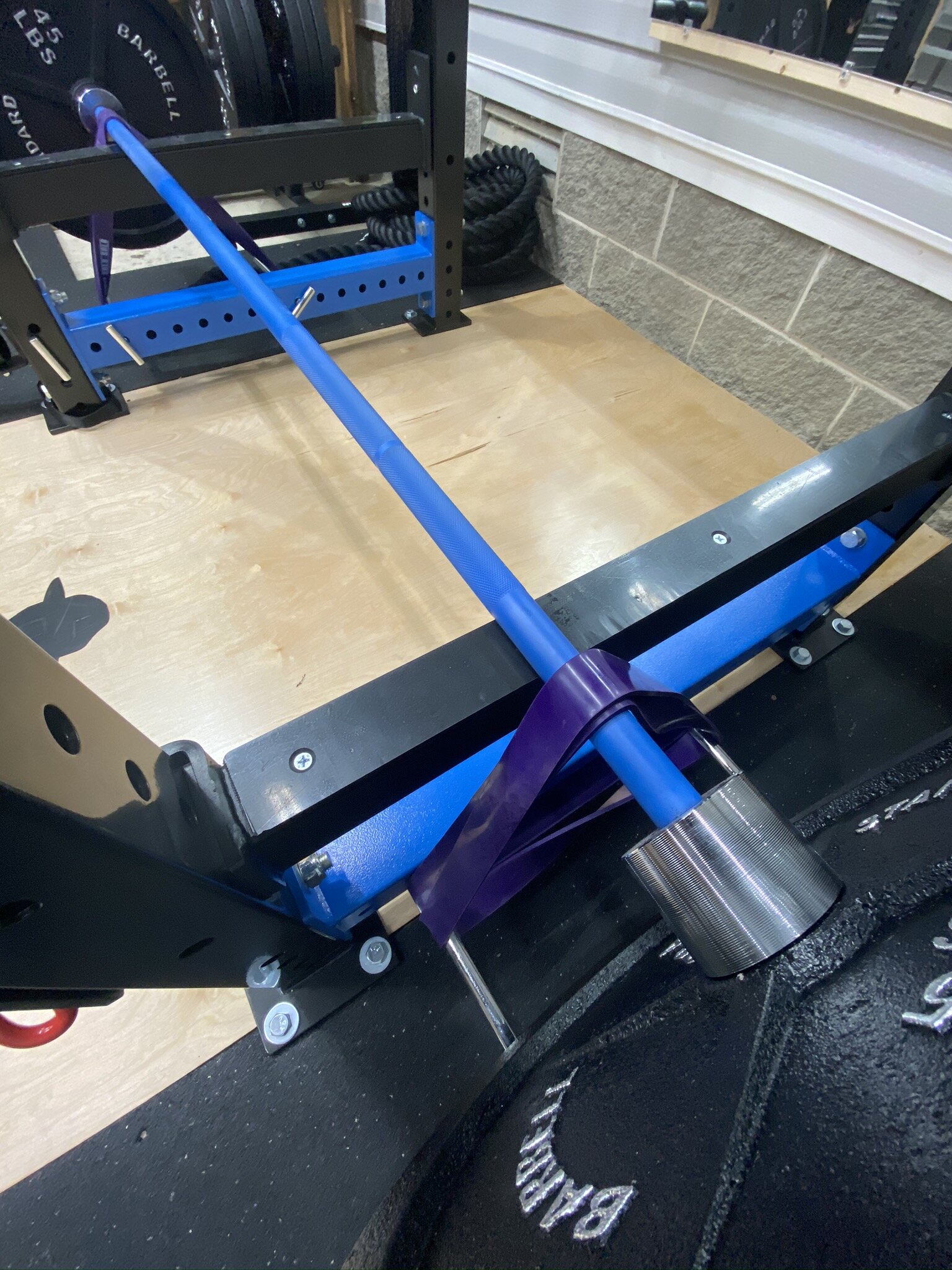 deadlift bar with bands