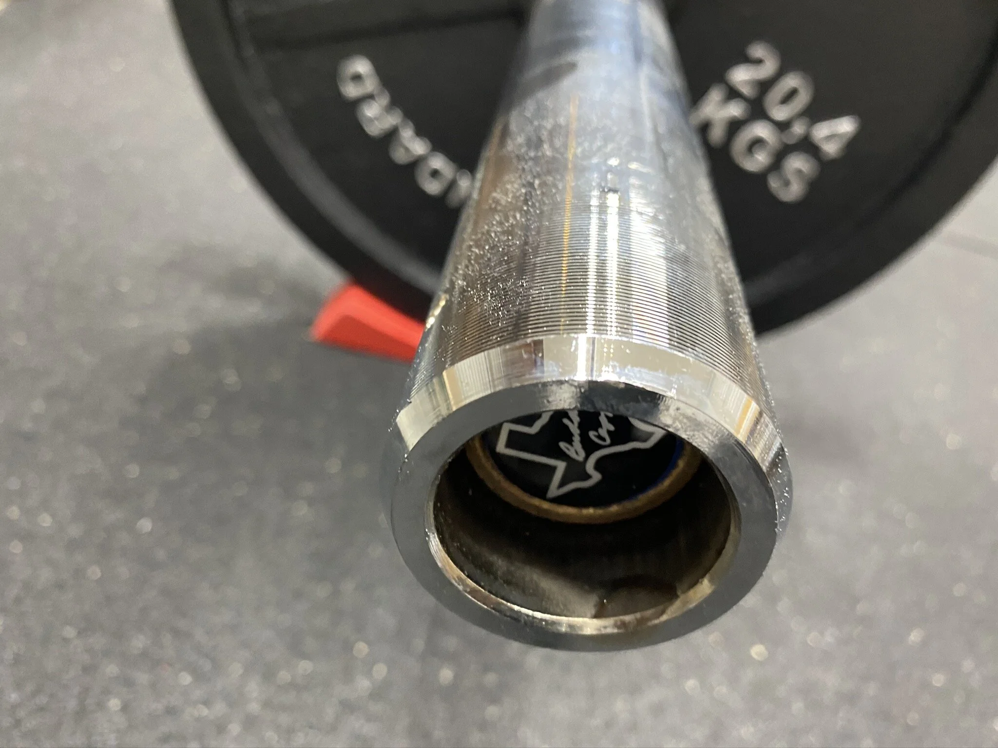 Ribbed sleeve on Texas Deadlift Bar
