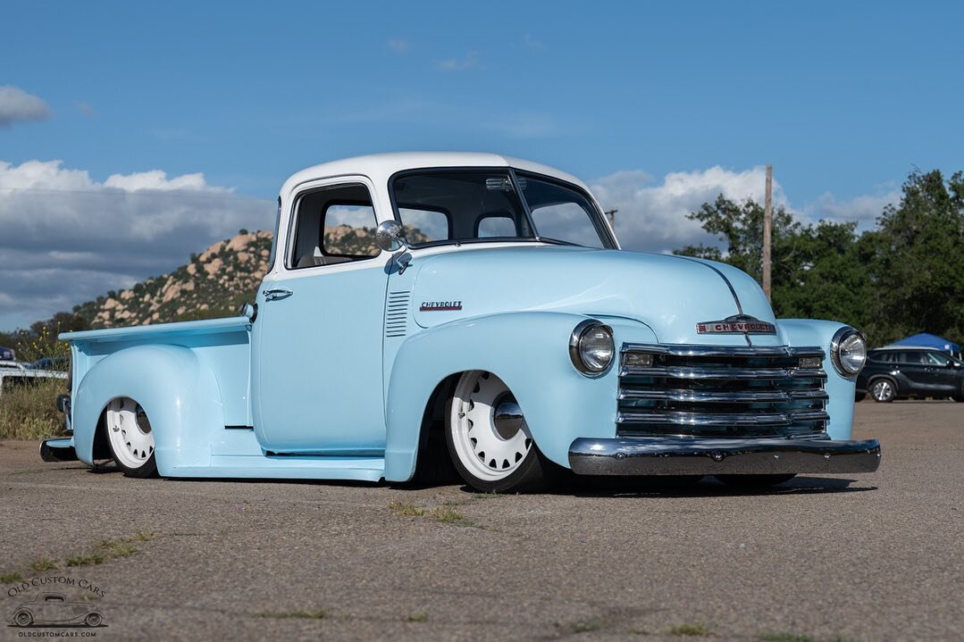 Love the color combo, killer Chevy Truck
.
.
.
.
.
.
.
#oldtrucks #chevrolet #oldtrucksdaily #americantruck #vintagetruck #carlifestyle #chevy #truck #chevytruck #chevy3100 #classicchevy #classiccars #classictruck #pickuptrucks