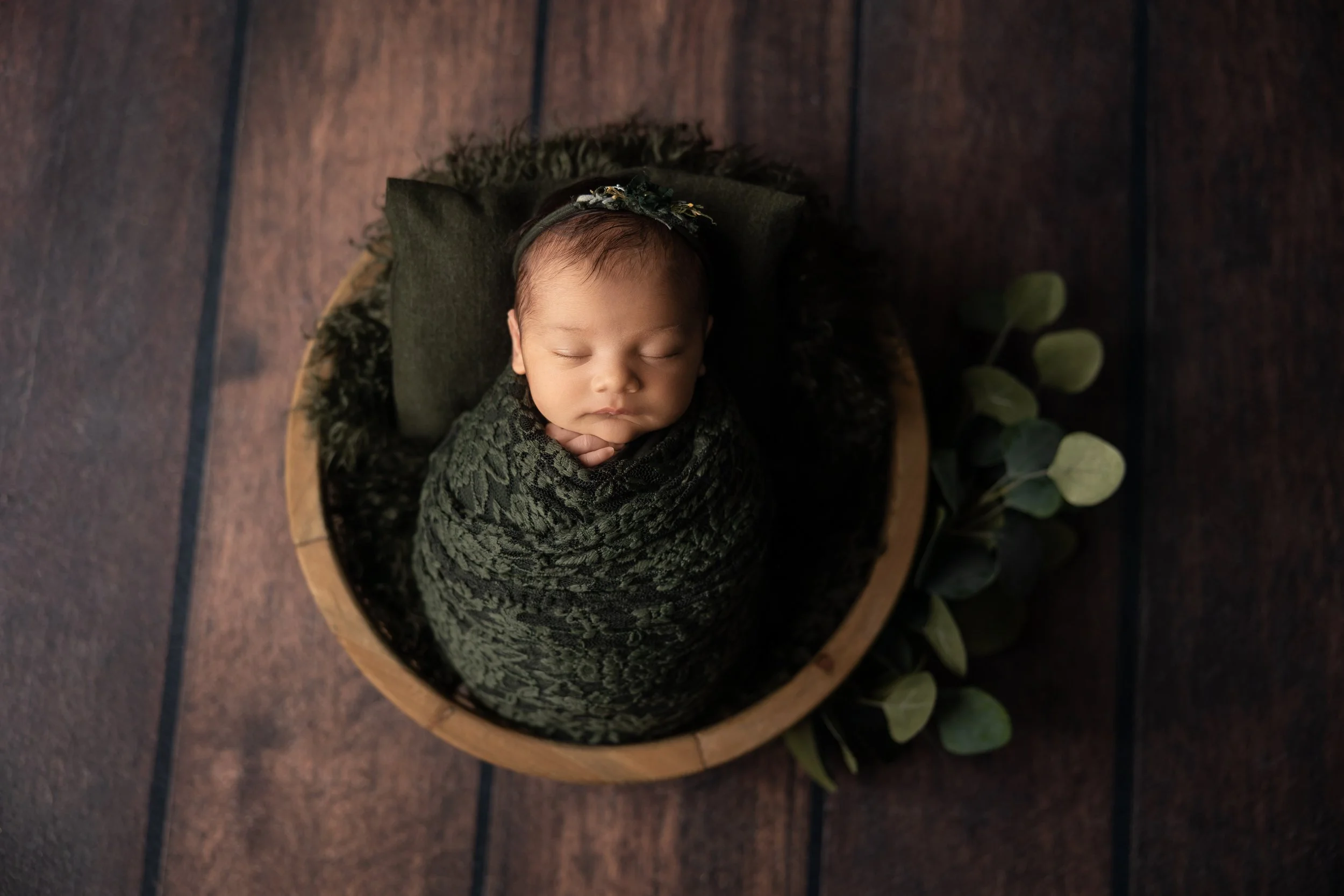 austin-newborn-photography-green-wrap-bowl-top-view.jpg