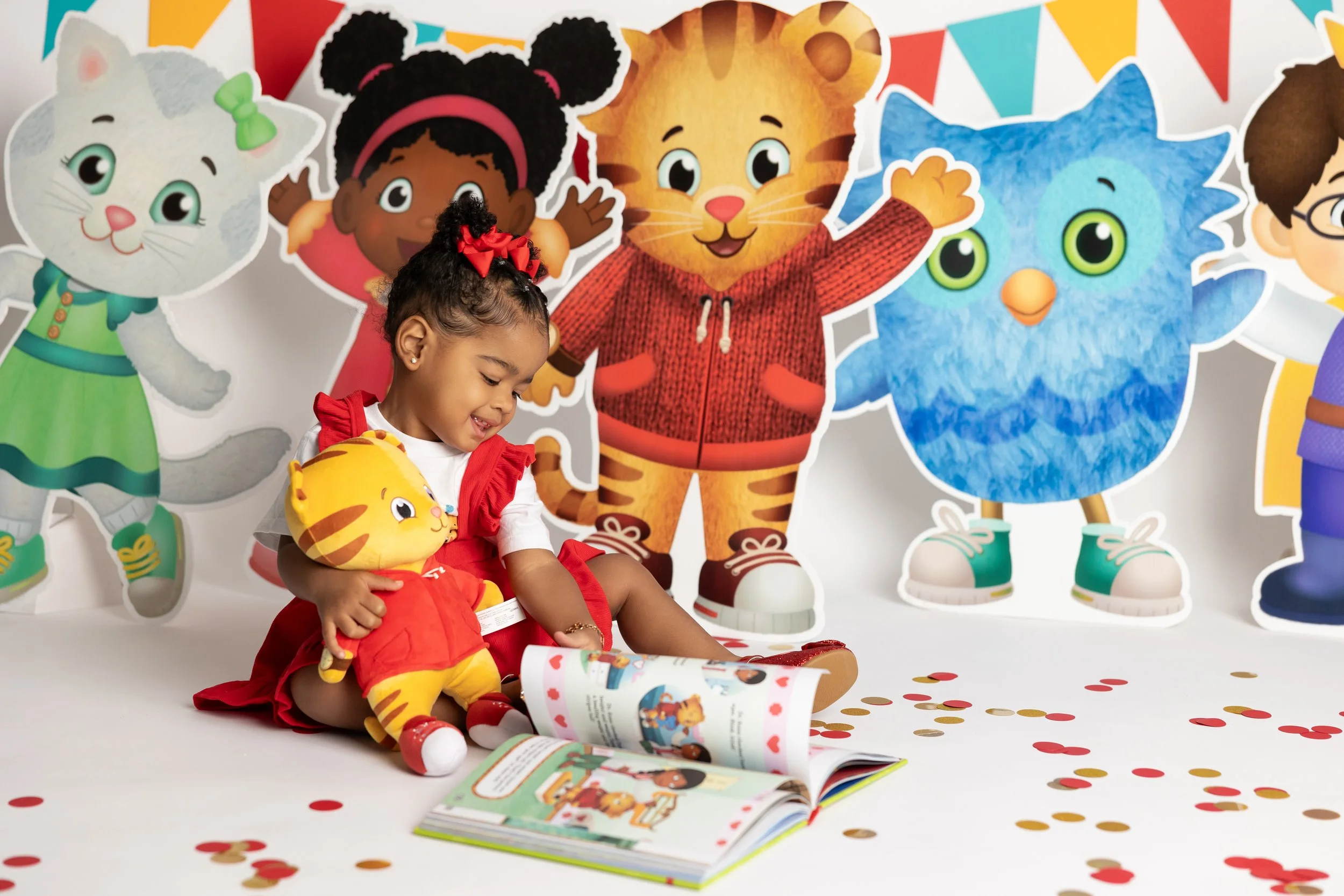 toddler tv show theme photoshoot daniel tiger session