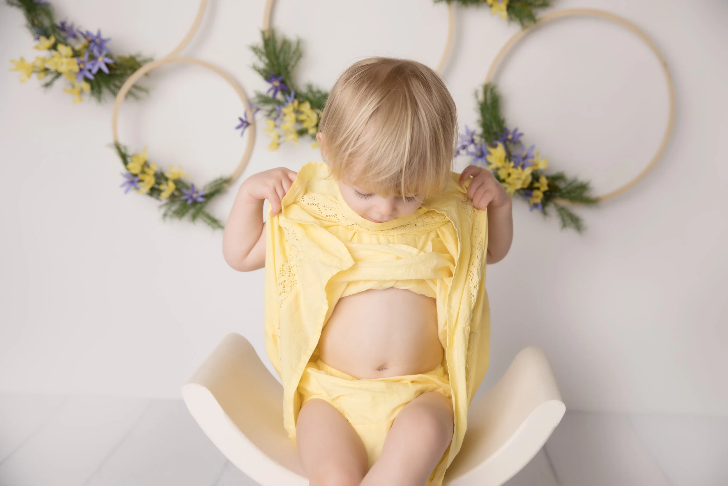 minimal 2 year old photoshoot session