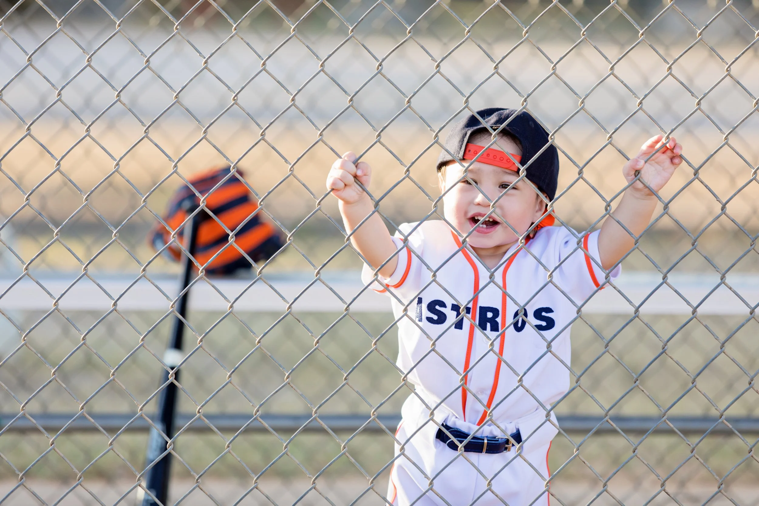 baby-baseball-bat-first-birthday-photo.jpg