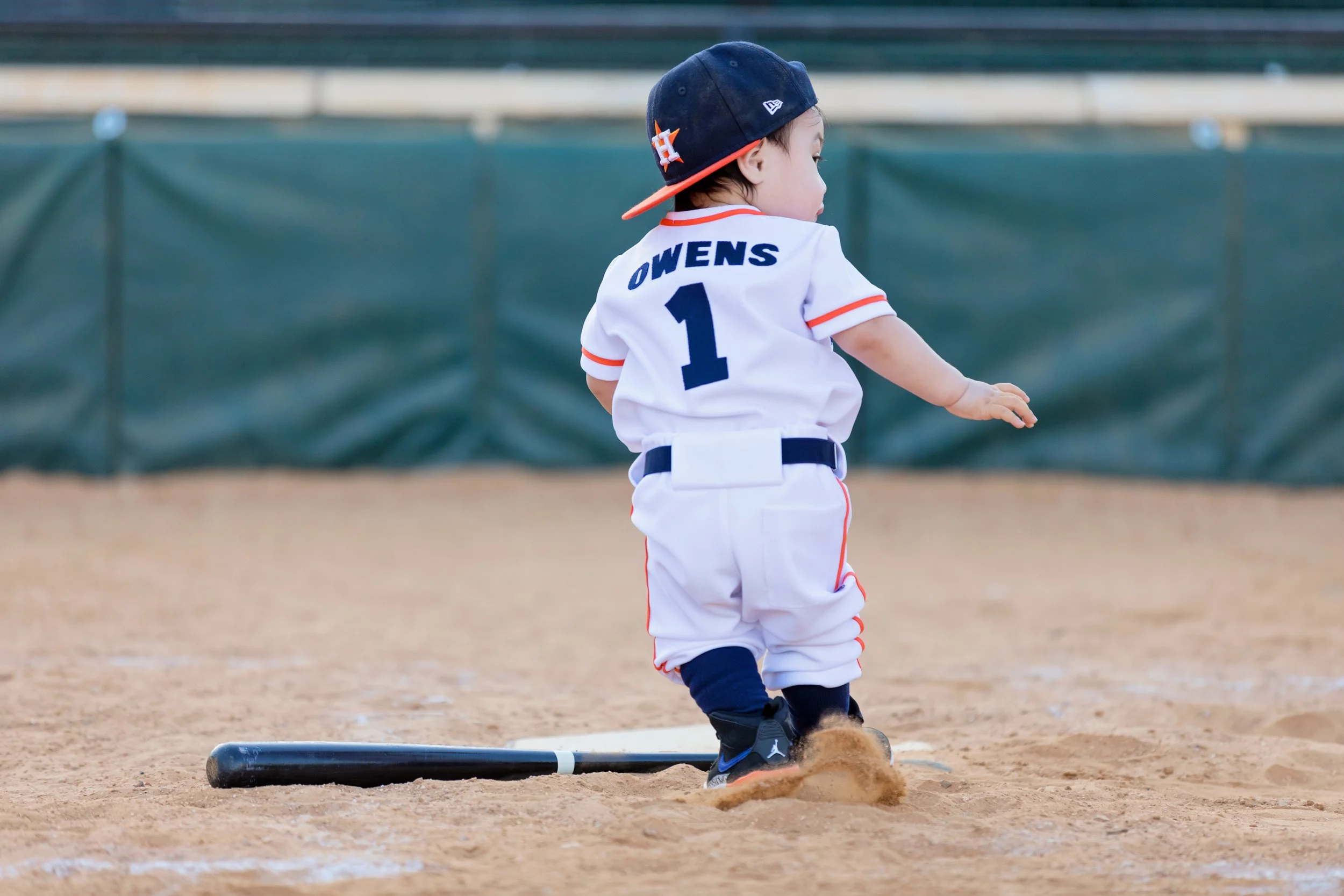 toddler-running-baseball-field-session.jpg