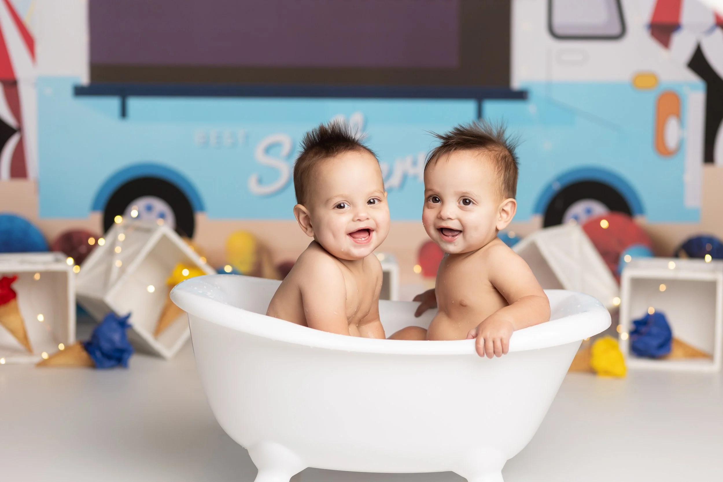 Cake smash bath photo – twins first birthday ice cream theme cleanup