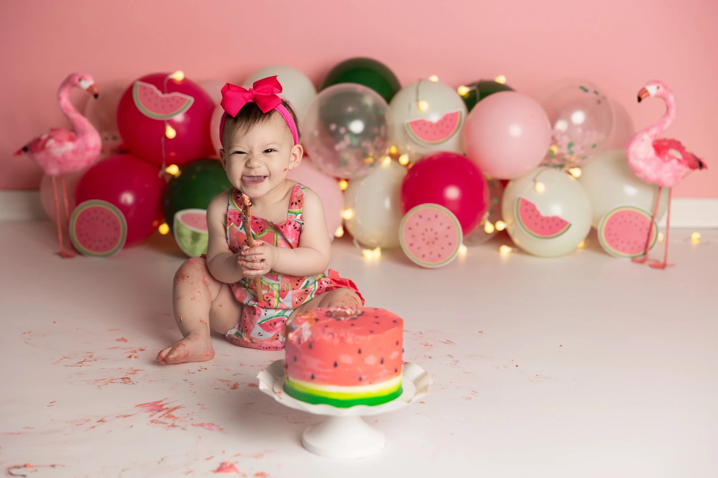 Watermelon cake smash – first birthday girl with watermelon cake