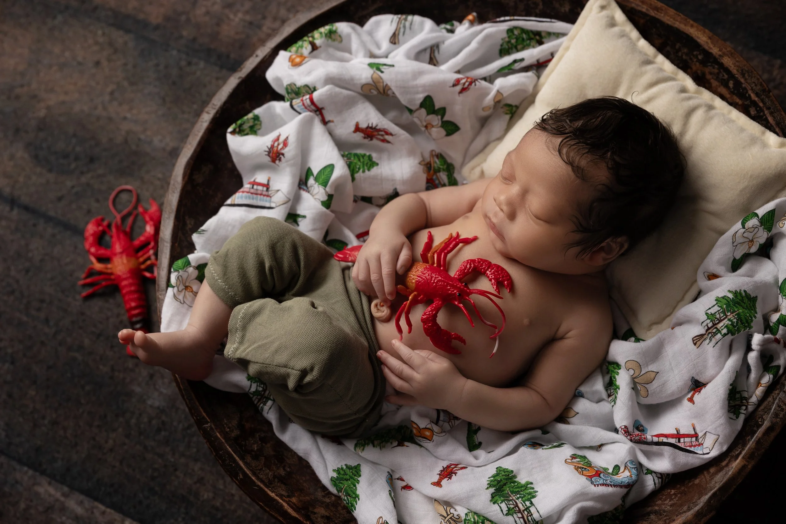 Baby with crawfish prop southern inspired newborn session