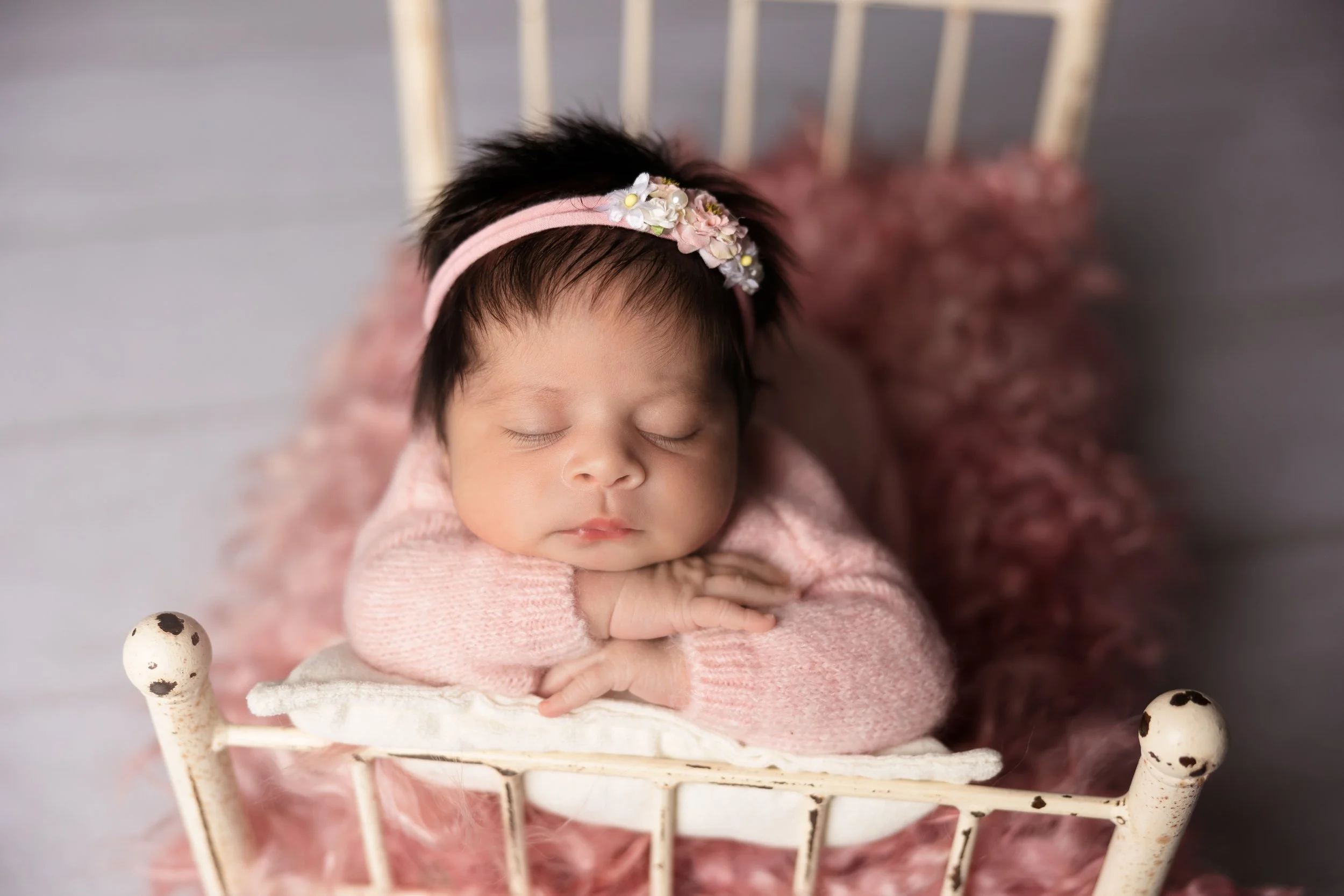 baby-girl-newborn-closeup
