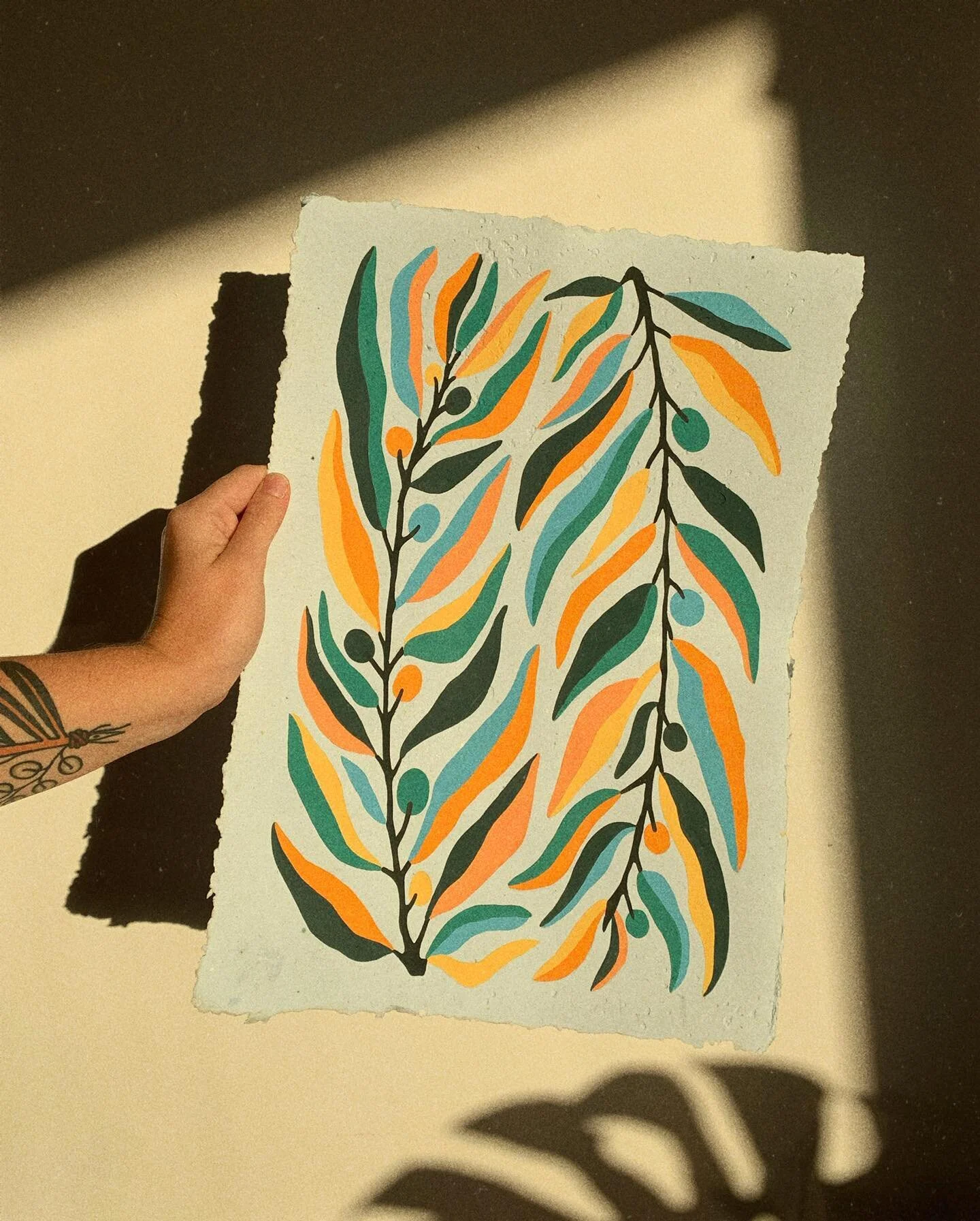 Sunny olives ft. Sneaky monstera shadow. 
〰️
It&rsquo;s still so surreal to say that part of my work week involves painting. So grateful for you all!
〰️ 
Jo Sonja&rsquo;s matte fluid acrylic paint on handmade recycled paper by @dodgy.paper