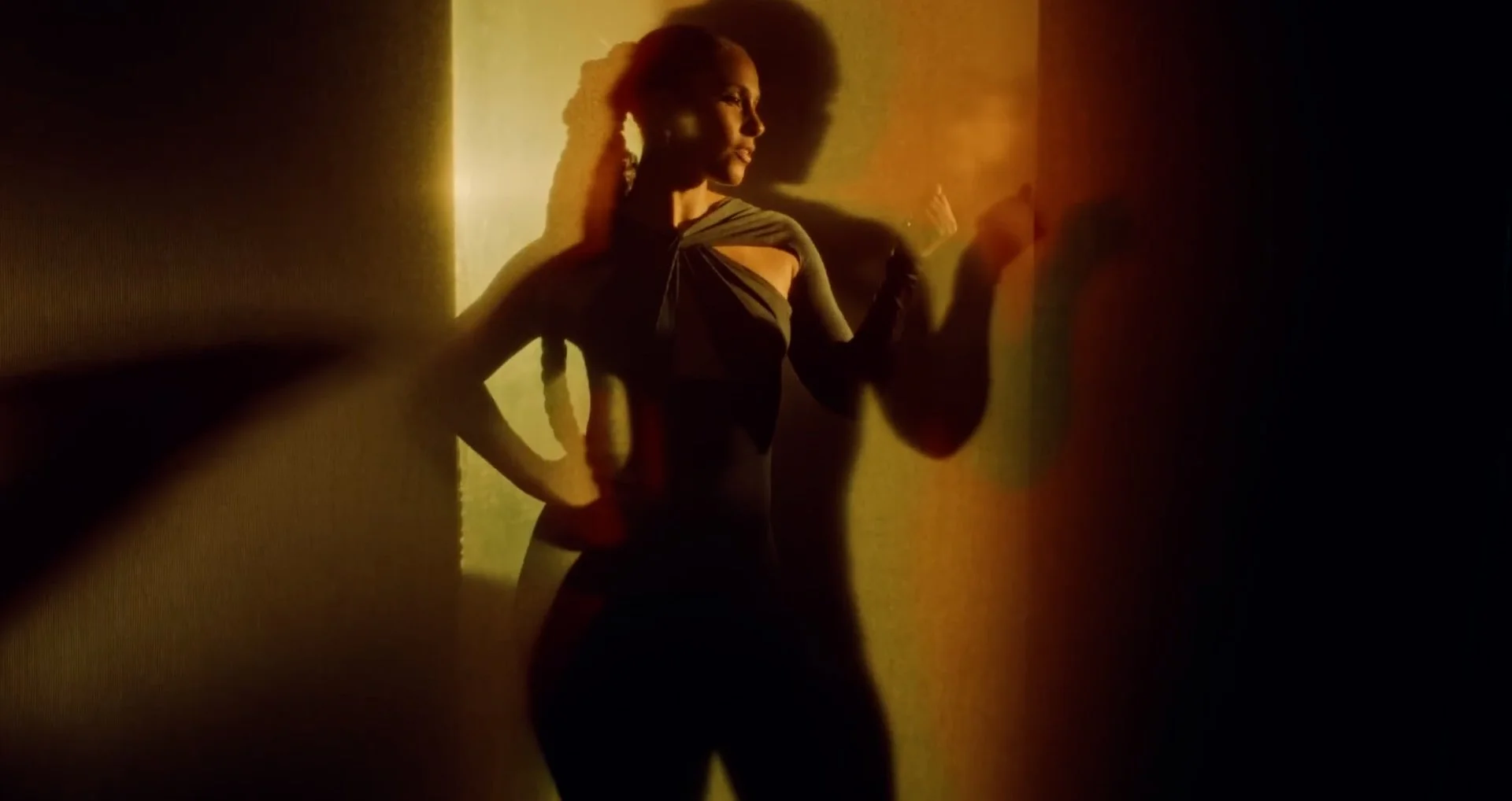 Polo G - Distraction (Official Video).00_10_24_15.Still057.JPG