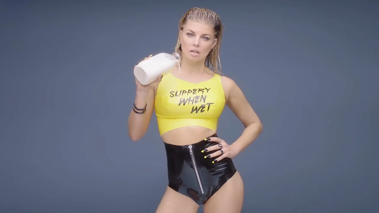 Drake - HYFR (Hell Ya Fucking Right) (Explicit) ft. Lil Wayne.00_35_41_13.Still140.jpg