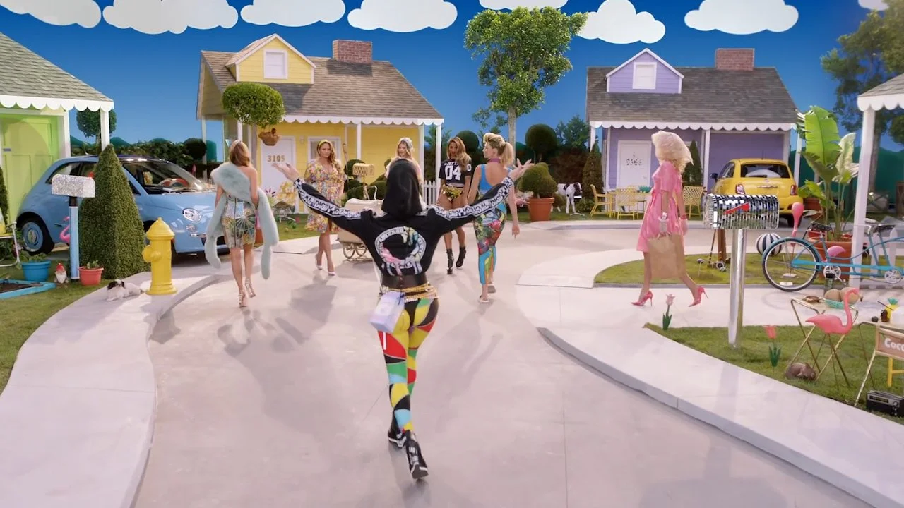 Drake - HYFR (Hell Ya Fucking Right) (Explicit) ft. Lil Wayne.00_35_47_06.Still141.jpg