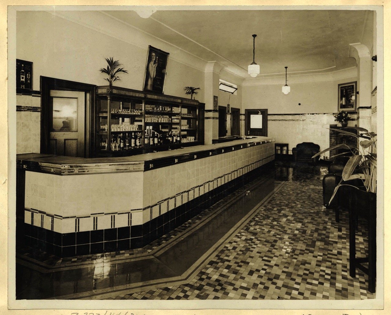 Golden Sheaf Hotel, Double Bay Saloon bar 1936