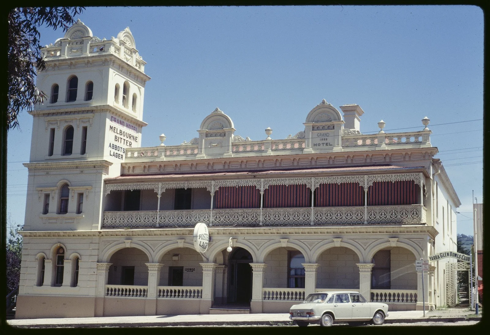 Yarra Glen, Grand Hotel, Yarra Glen 1968 Colour