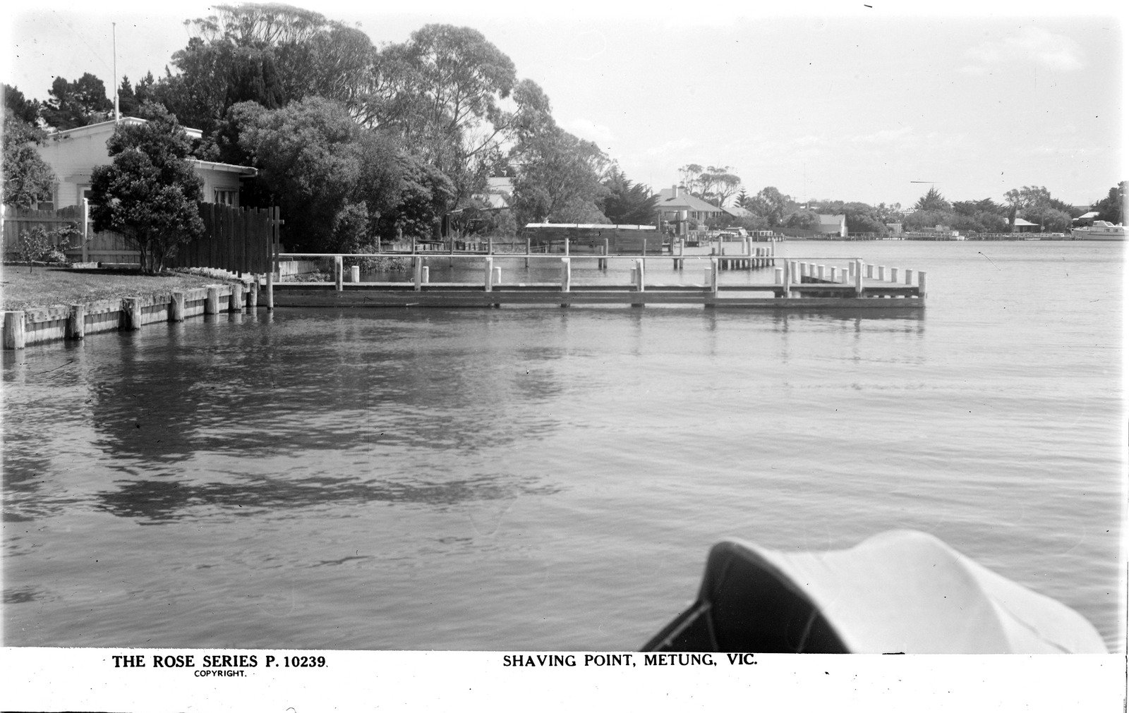 Shaving Point Metung Postcard 1920-50