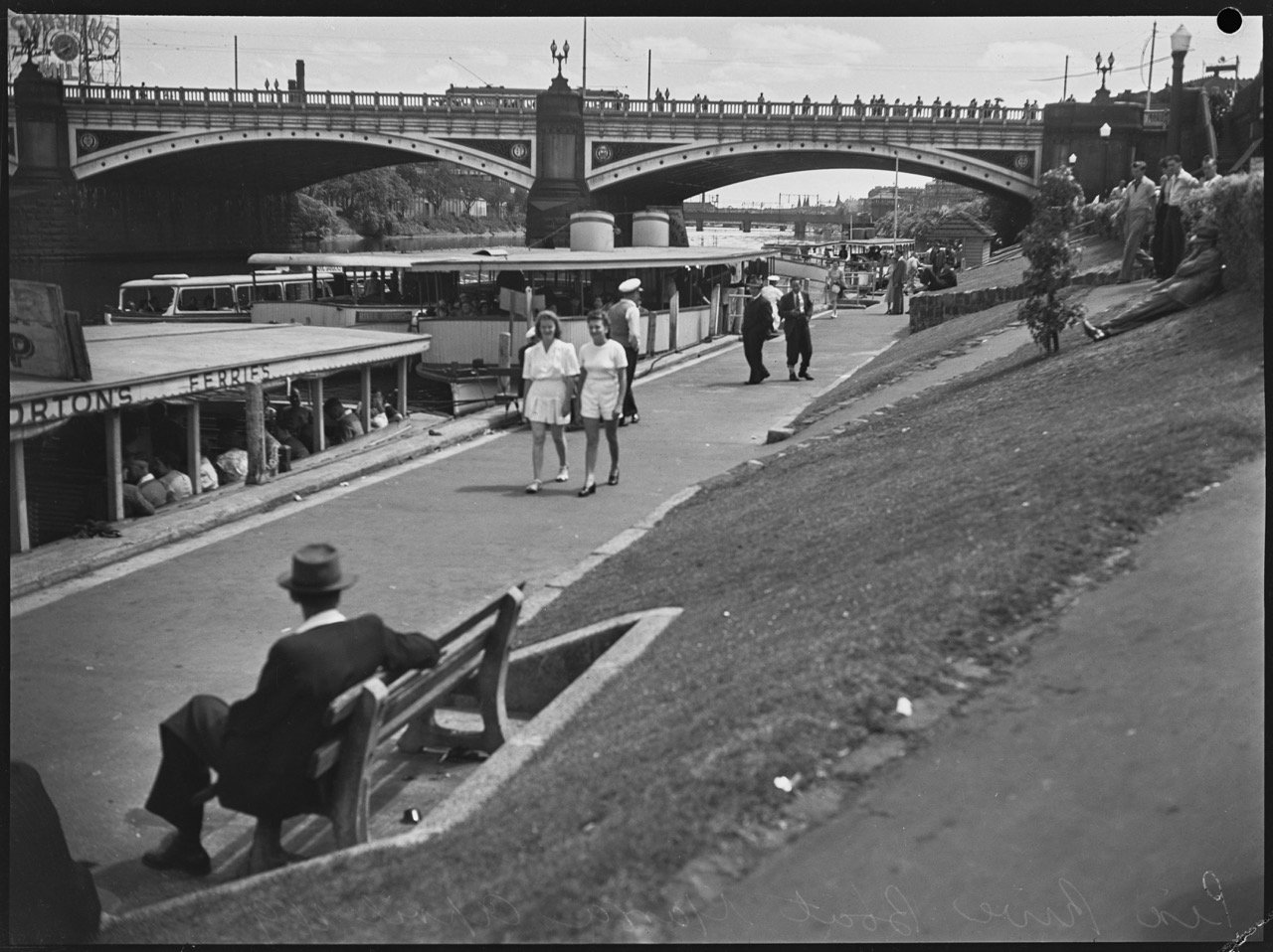 River Boats on Yarra Ferrie Boarding 1949