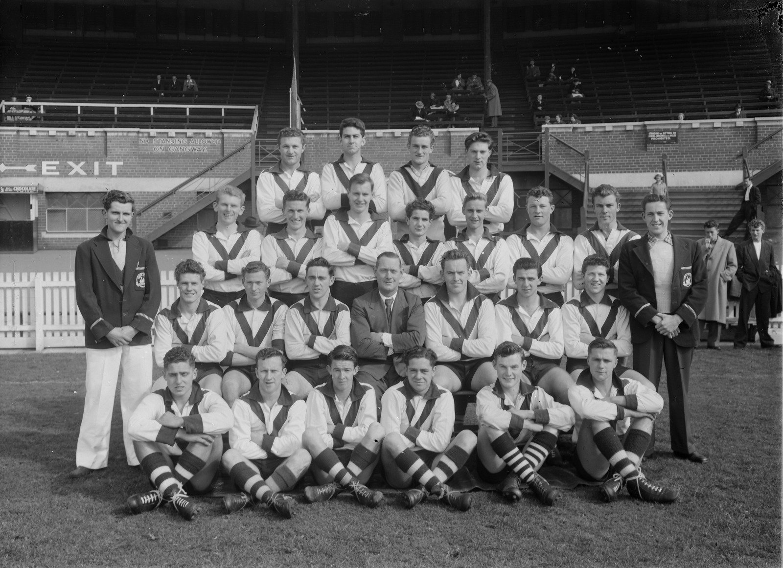 South Melbourne Football Club, team photo Unknown date 1920-50 4