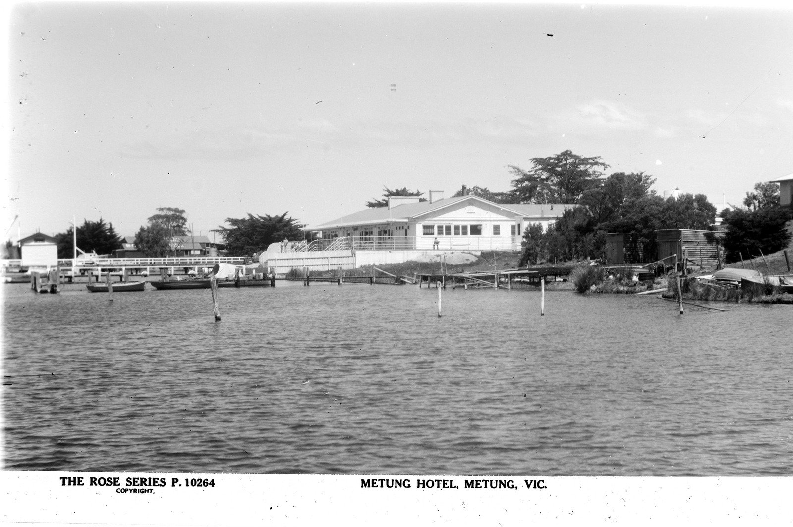 Metung Hotel Postcard 1920-50