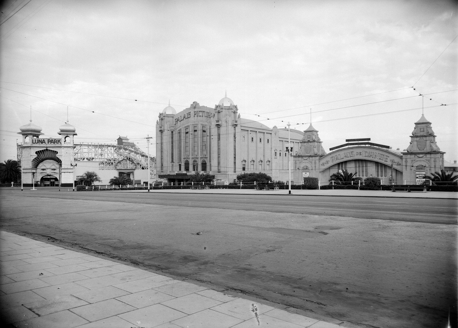 St. Kilda, Victoria 1935 - option to trim for slim panorama