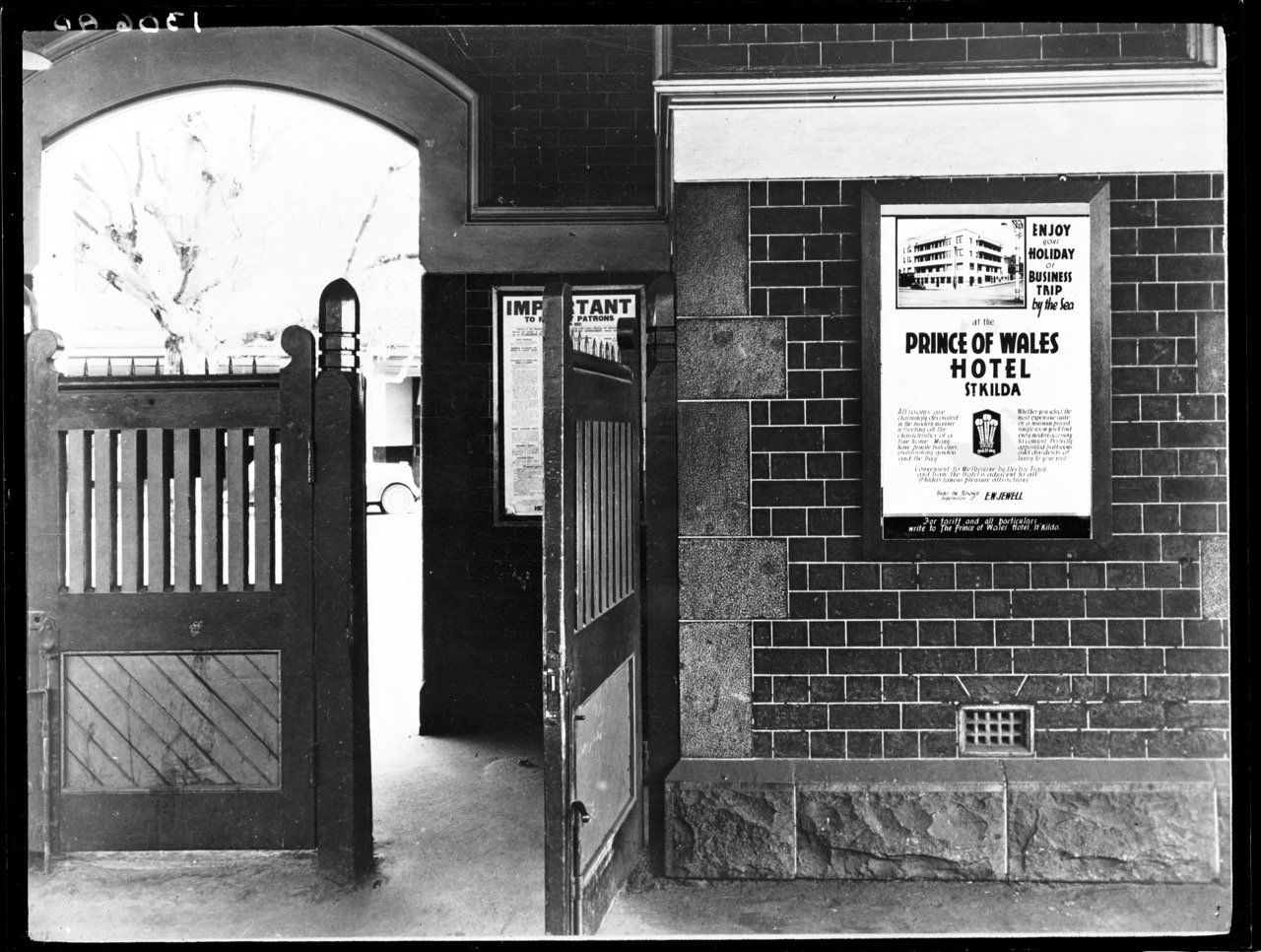 POSTER FOR PRINCE OF WALES HOTEL ST KILDA 1946 Advertising at Railway