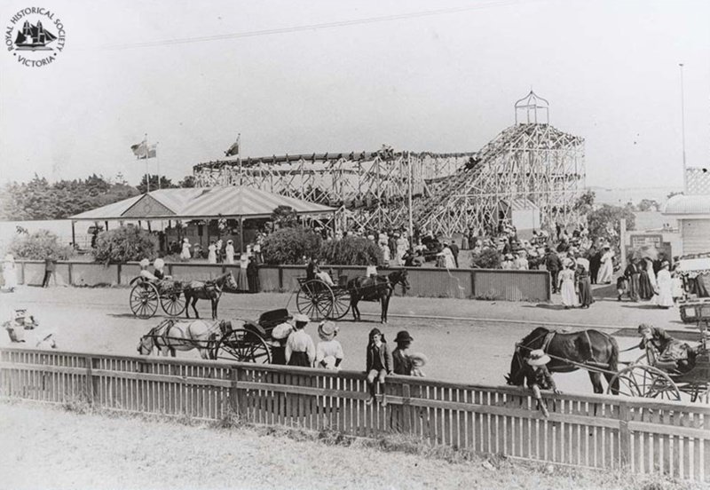 Robson's 'Figure Eight Coaster', St Kilda c. 1907