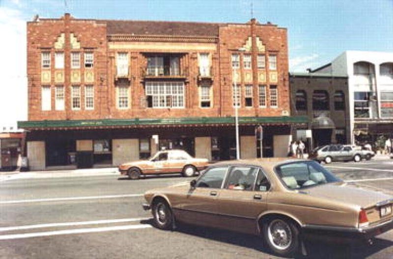 The Golden Sheaf Hotel, Double Bay, 1980s