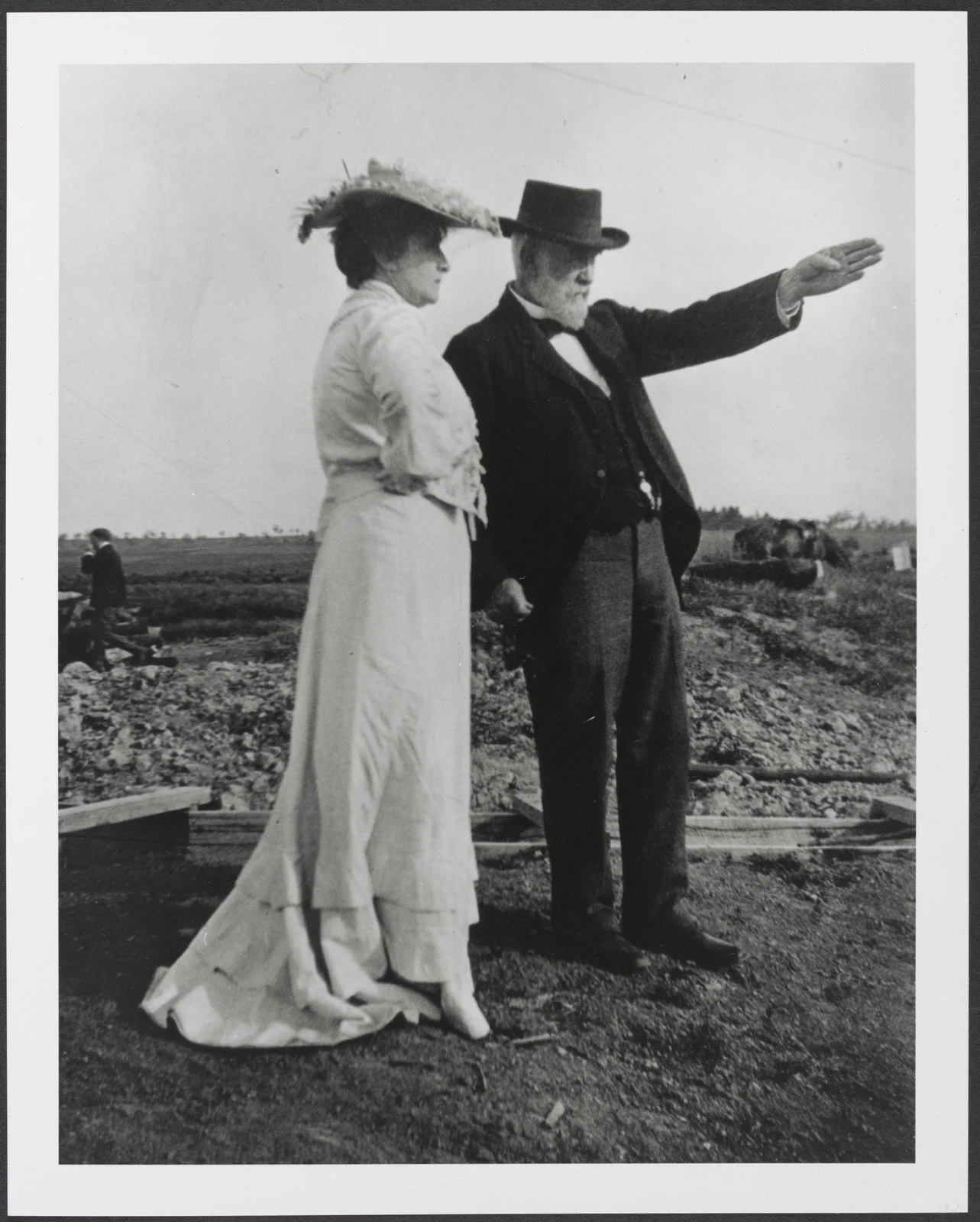 Melba and her father David Mitchell at Coldstream 1910