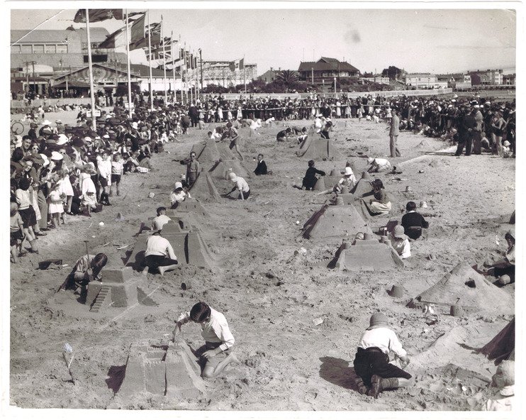 Sandcastle Building Competition, Final, St Kilda Beach, 1937