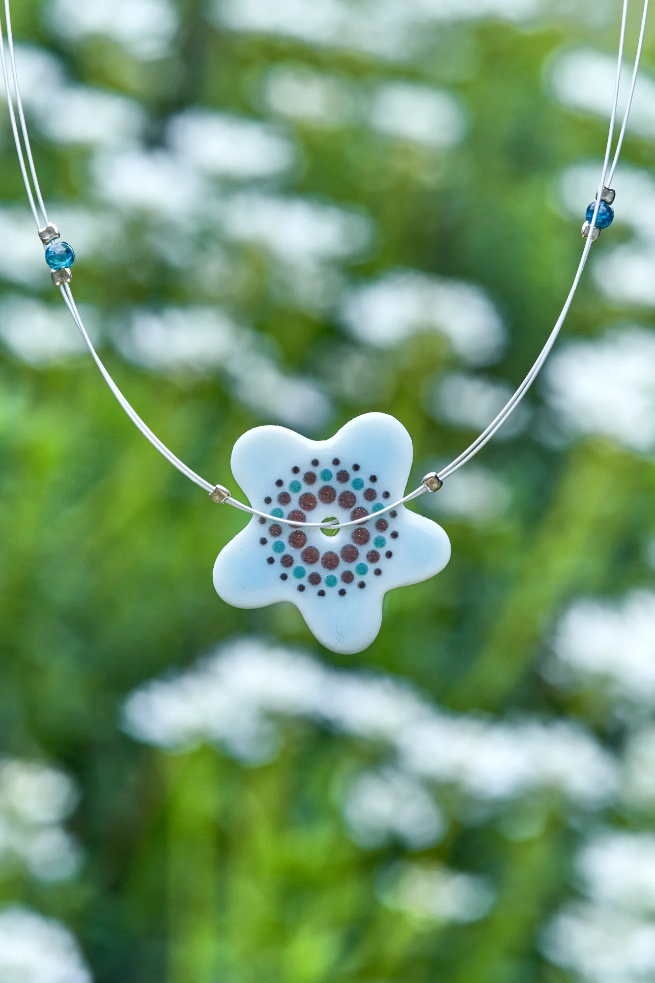 Helltürkise Porzellan-Kette / Große Blume — Schmuck aus Porzellan