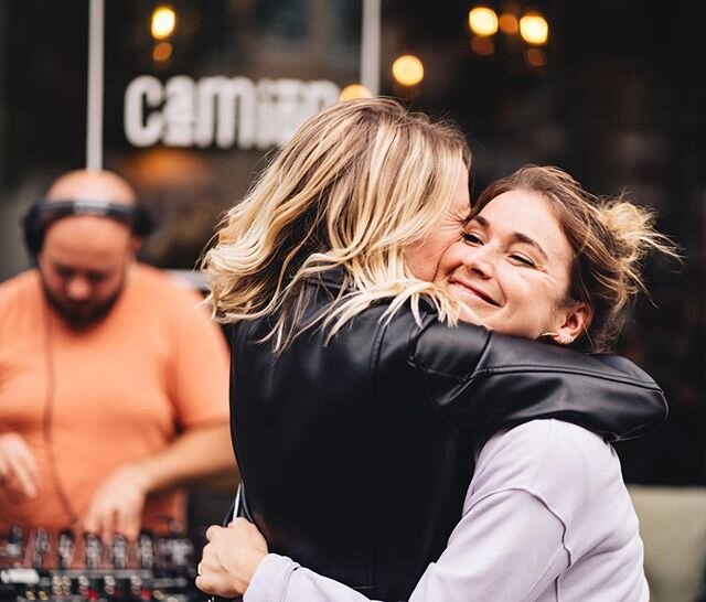 Camion blaast vandaar haar eerste verjaardagskaarsje uit! 🥳
&bull;
2 beste vriendinnen die een klein apero zaakje wilden starten. Een jaar later uitgegroeid tot een bloeiende zaak die overduidelijk bewijst dat plantaardig eten niet enkel voor geiten