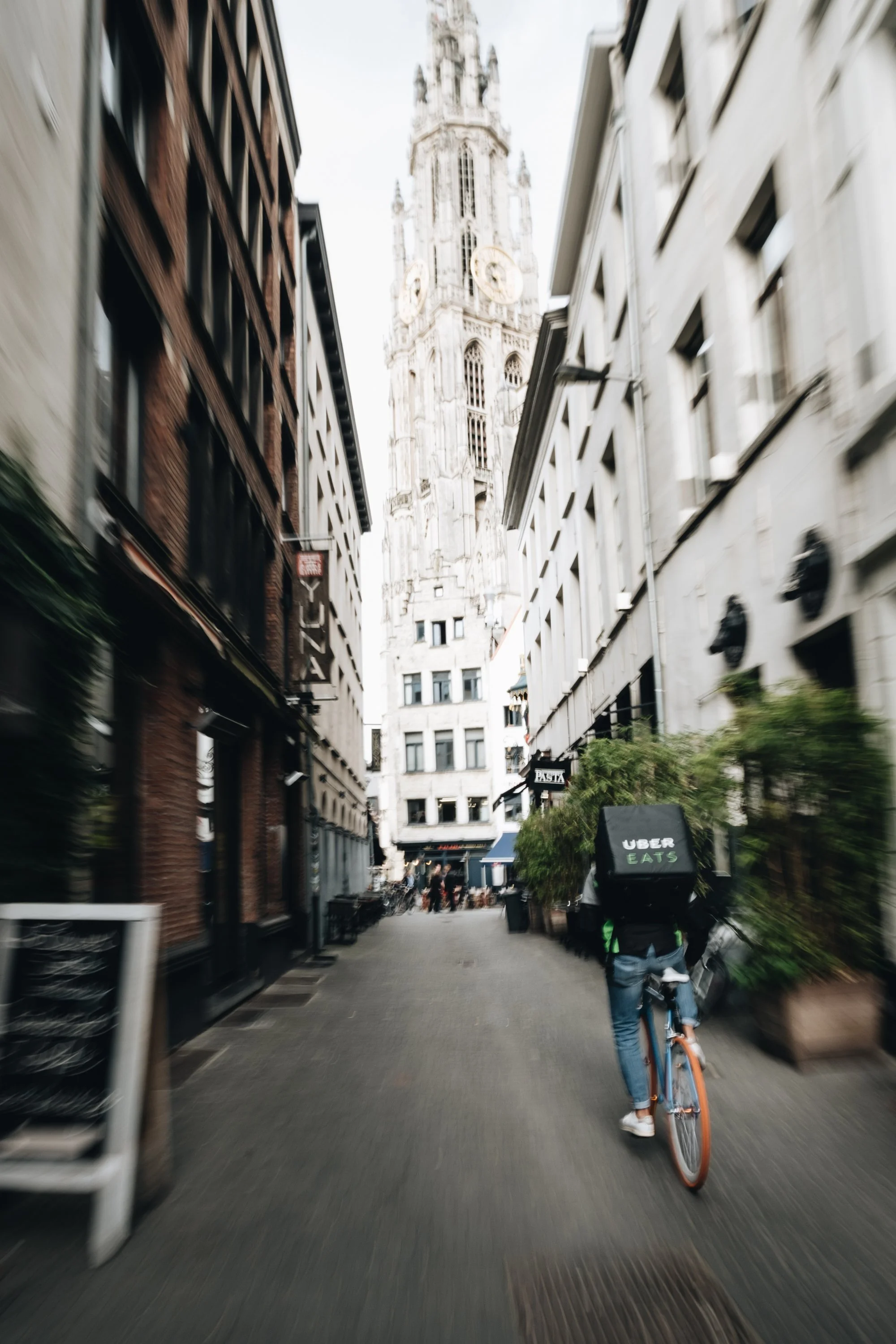 Uber Eats - DSCF5714 - © MORREC.jpg