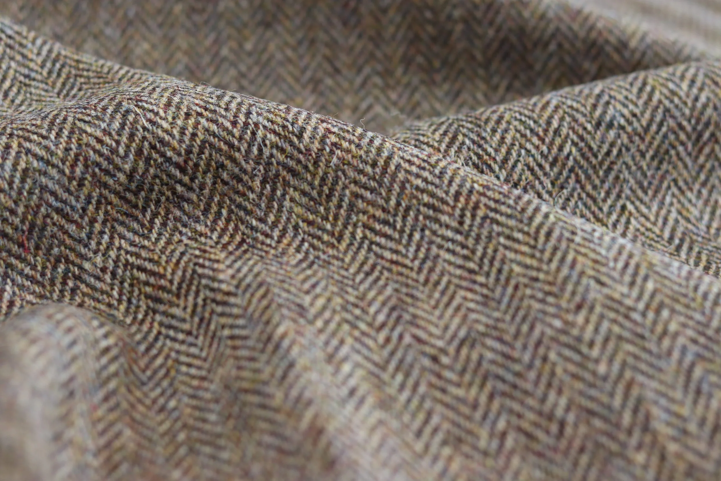 C022C - Green and Fawn Herringbone — Harris Tweed by Kenneth 