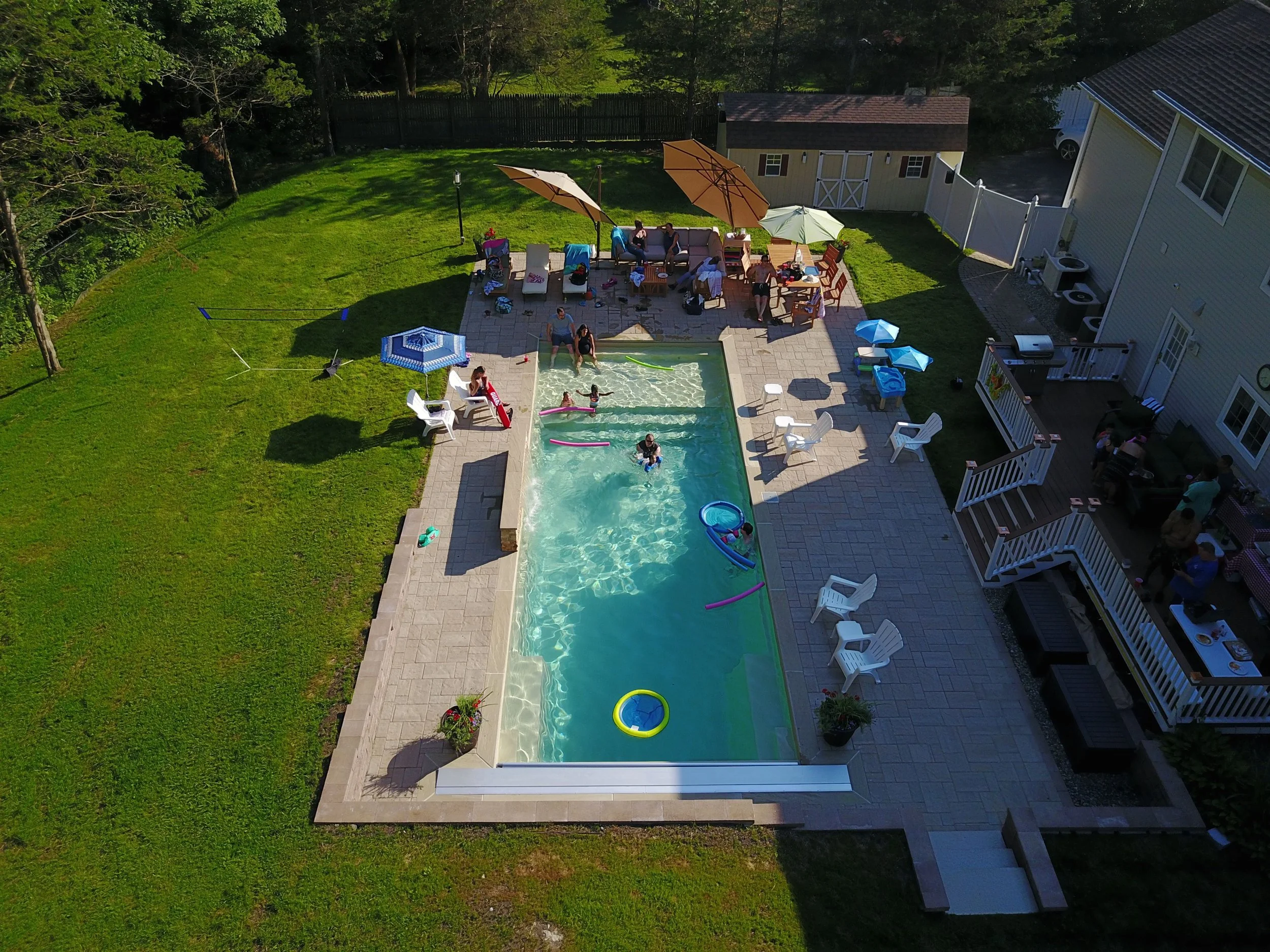 How to Choose the Right Professionals for Your Inground Pool in Your