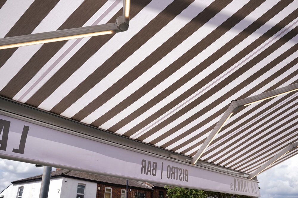 LA TURKA MONTON, GREATER MANCHESTER | Pars Plus Luxe Cassette Awning