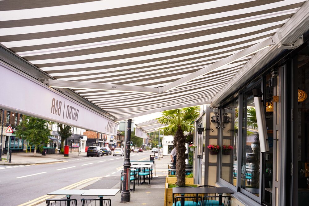 LA TURKA MONTON, GREATER MANCHESTER | Pars Plus Luxe Cassette Awning