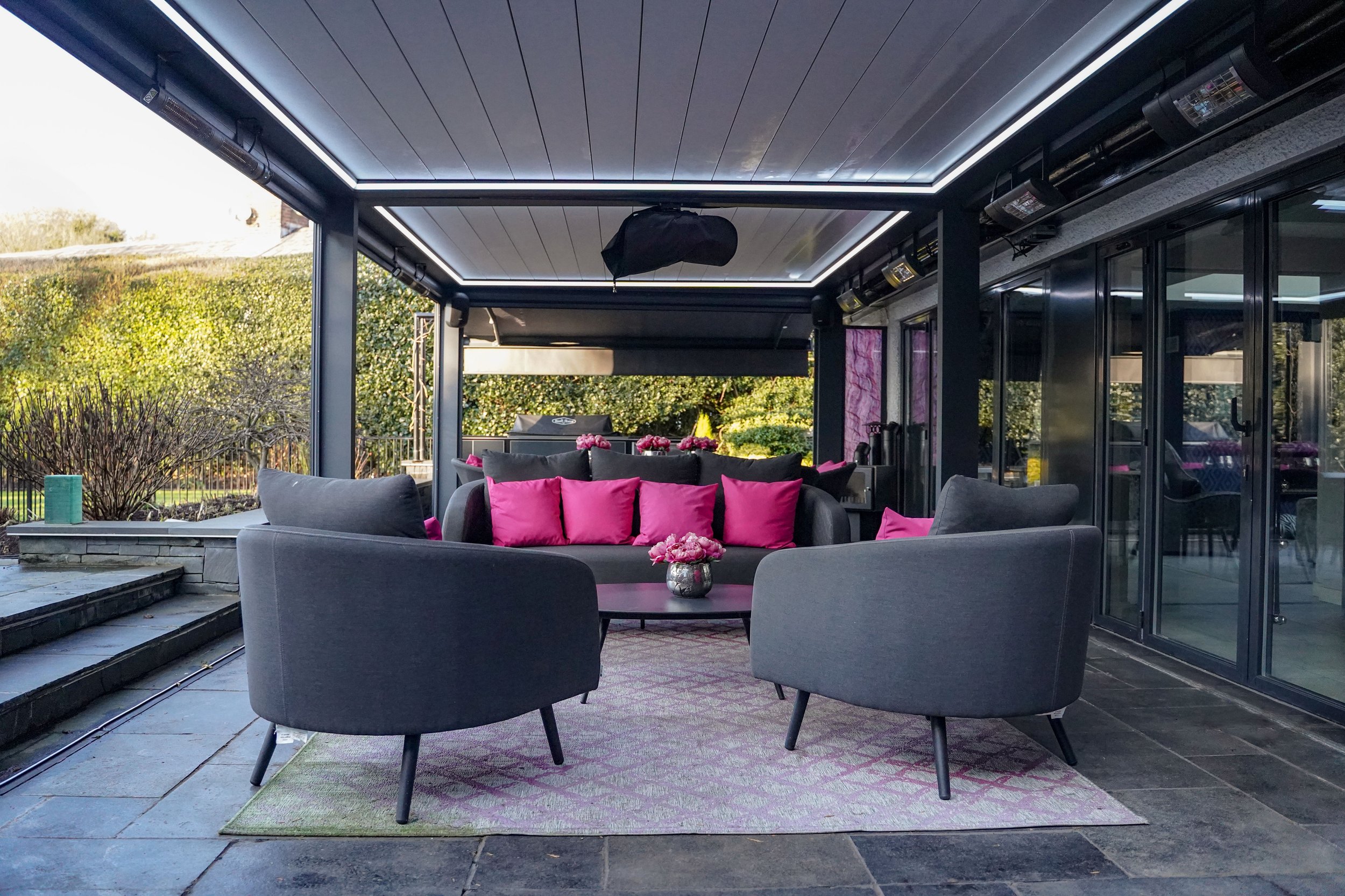 WORSLEY PROJECT, GREATER MANCHESTER | Pars Plus Luxe Cassette Awning and U shape frame