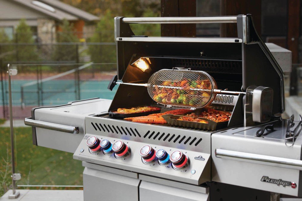 PRO500RSIBPSS-3-Web-Gallery-05-PrestigePro-500-3-RSIB-Life-Grill-Food.jpg