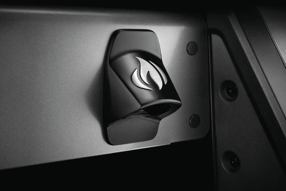 F365SIBPGT-DE-Web-Gallery-08-Freestyle-Detail-BottleOpener.jpg