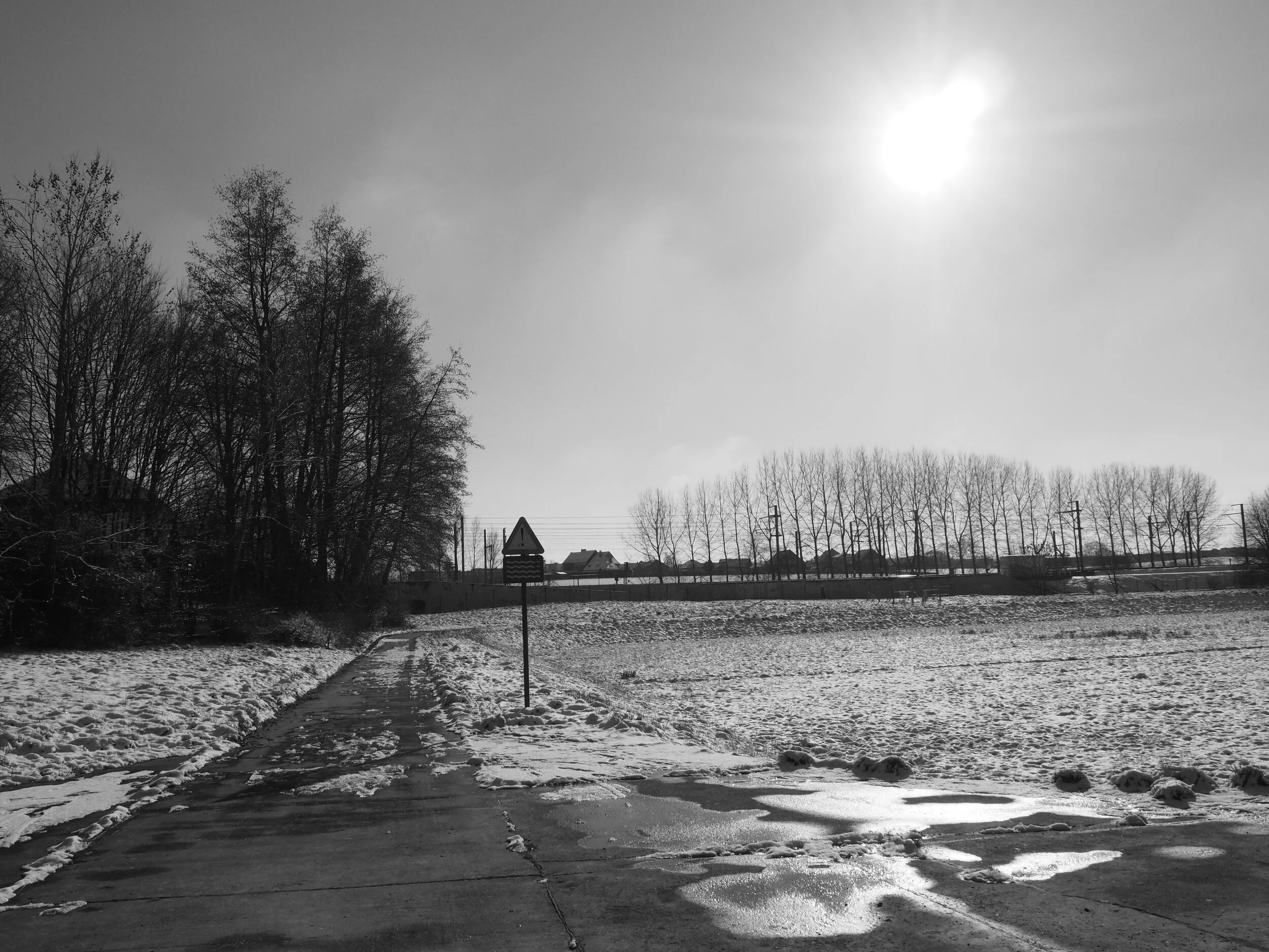 Zenaide-Key-The-place-I-live-Ep01-Under-the-Snow-17.JPG