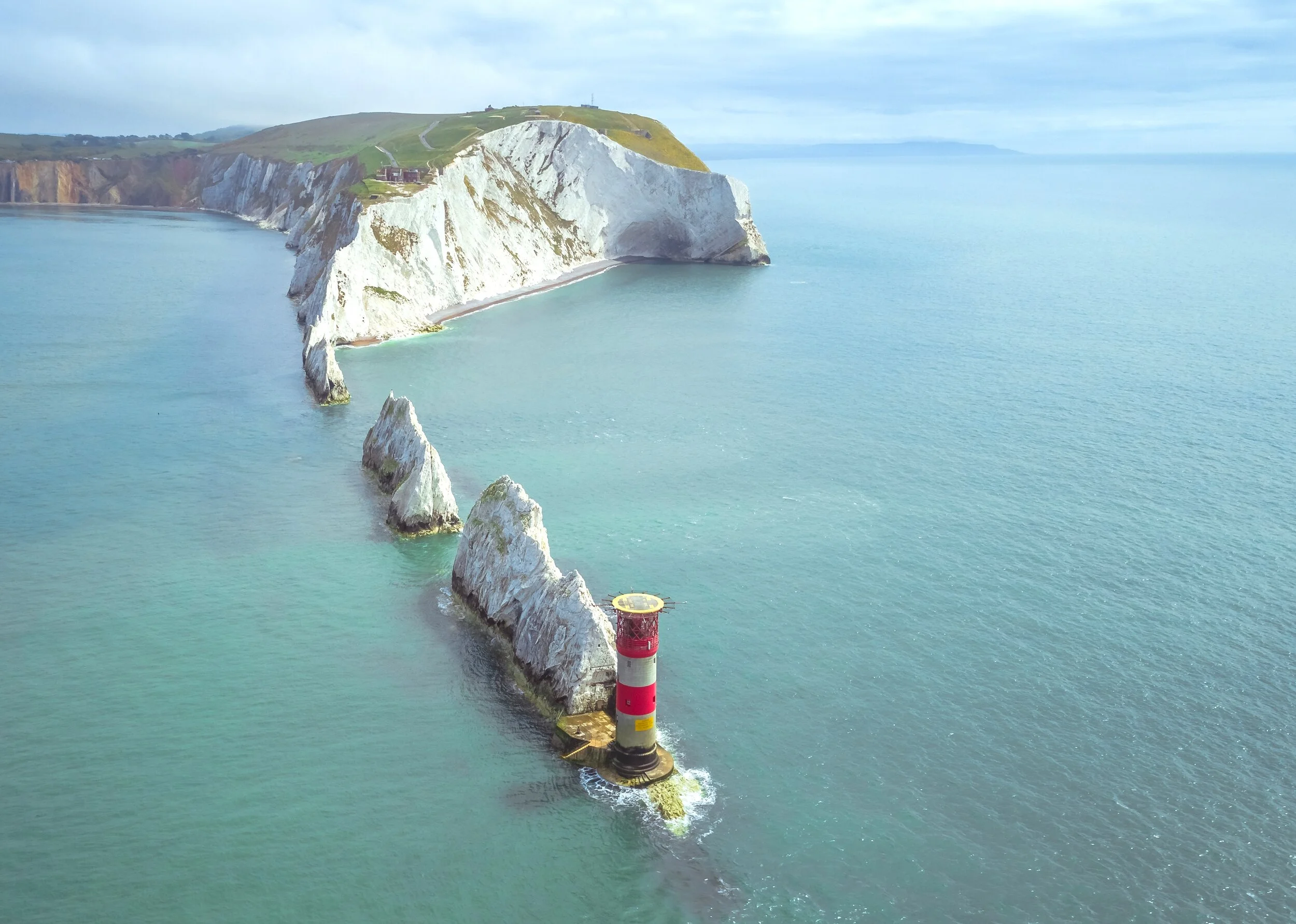 The isle of wight. Новая зеландия остров уайт. Нидлс остров уайт. Остров уайт великобритания. Остров уайт.