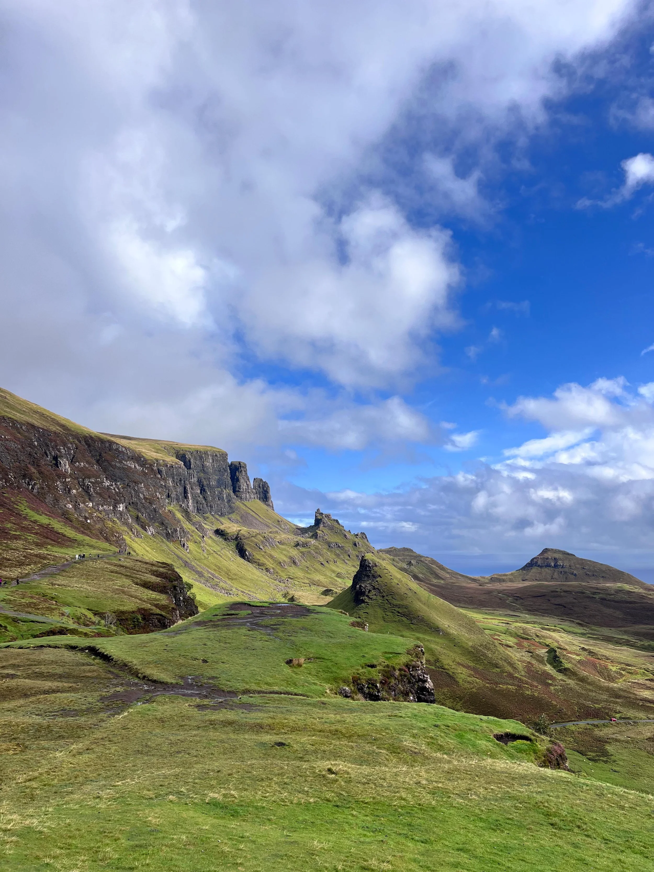 Walking the quiraing on the isle of skye-7.jpg