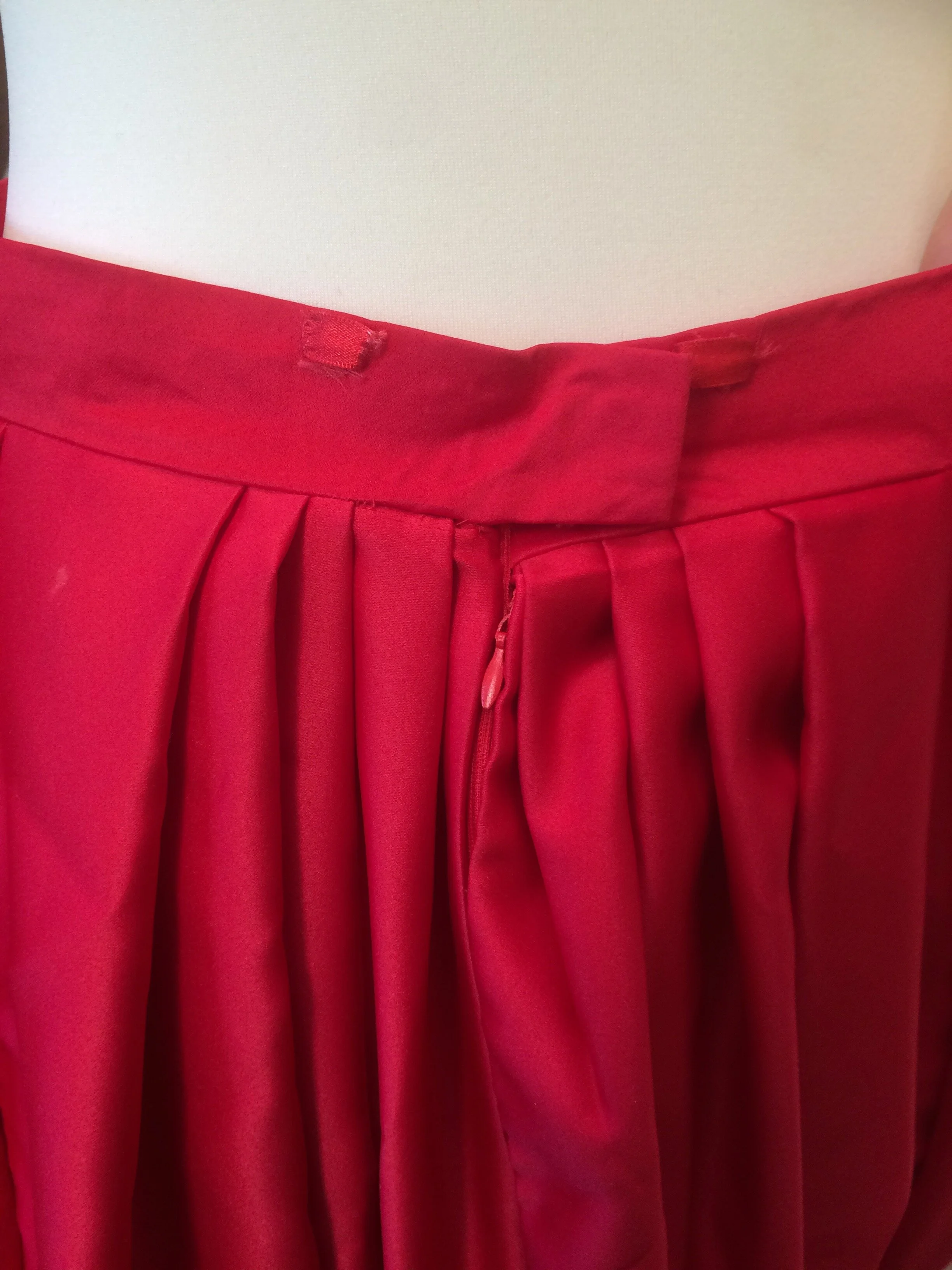 Skirt back showing zip