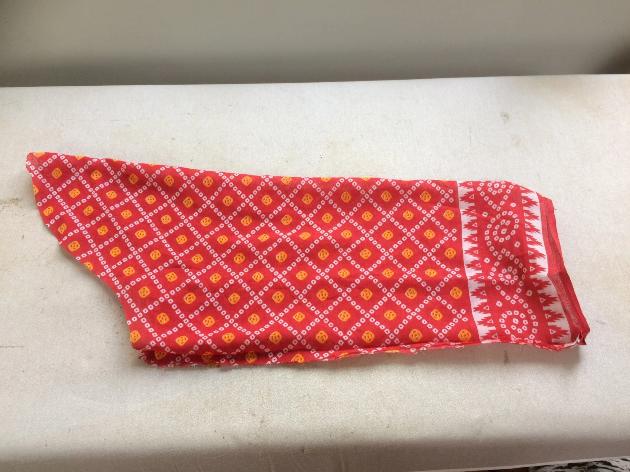 Sleeve showing border