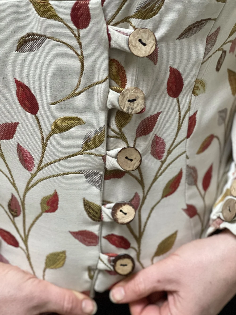 leaves button close up.jpeg