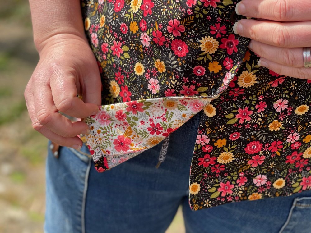 black placket close.jpeg